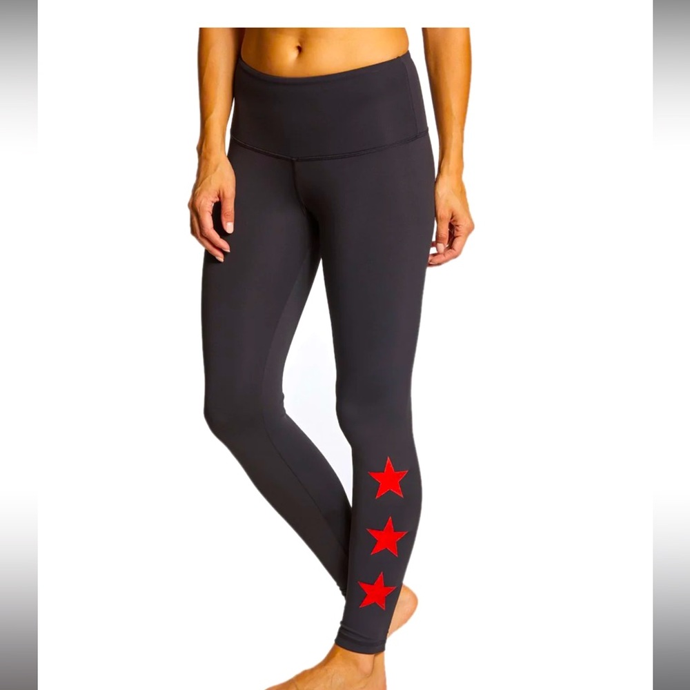 Strut This Teagan Star Leggings (RED STAR)
**never worn***